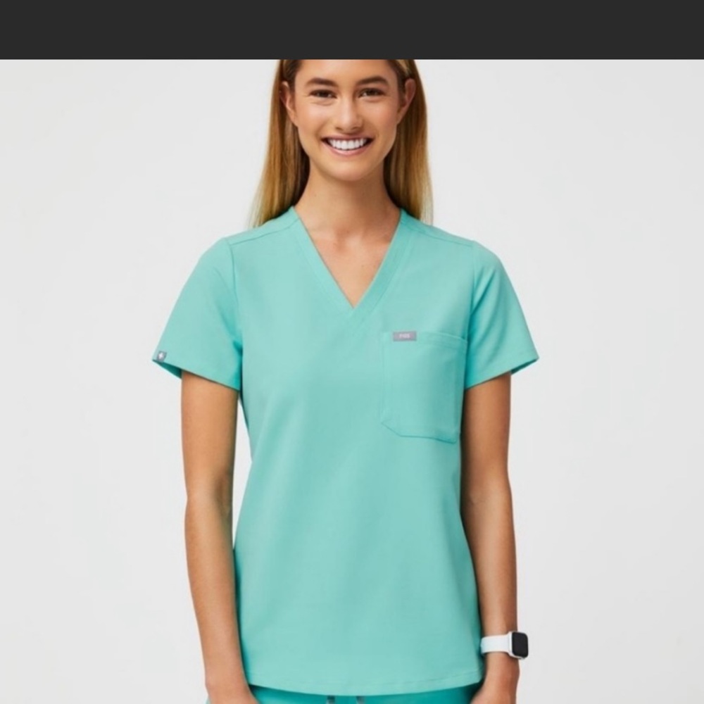 FIGS Limited Edition Fresh Aqua Catarina One-Pocket Scrub Top